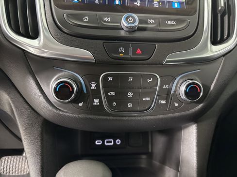 Used 2022 Chevrolet Equinox LT image 17