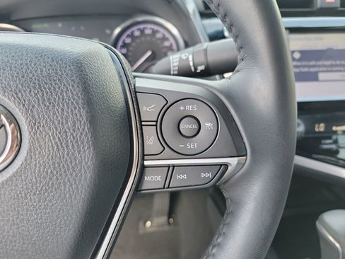 Used 2018 Toyota Camry XLE FWD image 31
