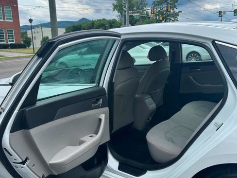 Used 2019 Hyundai Sonata SE FWD image 14