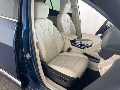 Used 2023 Buick Envision Avenir AWD/4WD image 53