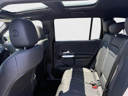 New 2025 Mercedes-Benz GLB 250 image 18