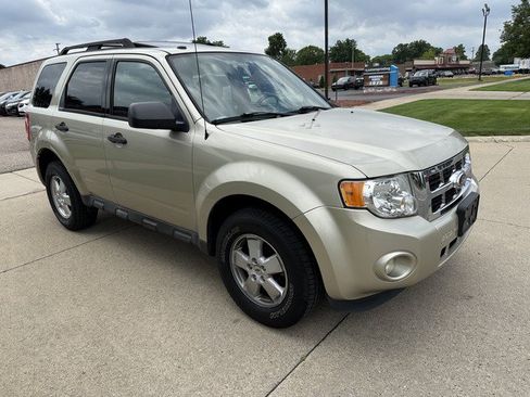 Used 2011 Ford Escape XLT w/ 202A Rapid Spec Order Code AWD/4WD image 3