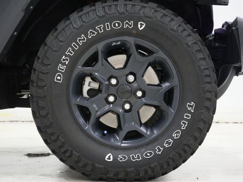Used 2023 Jeep Wrangler Unlimited w/ Sun & Screen Package AWD/4WD image 10