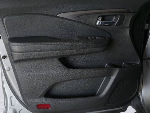 Used 2018 Honda Ridgeline Sport image 12