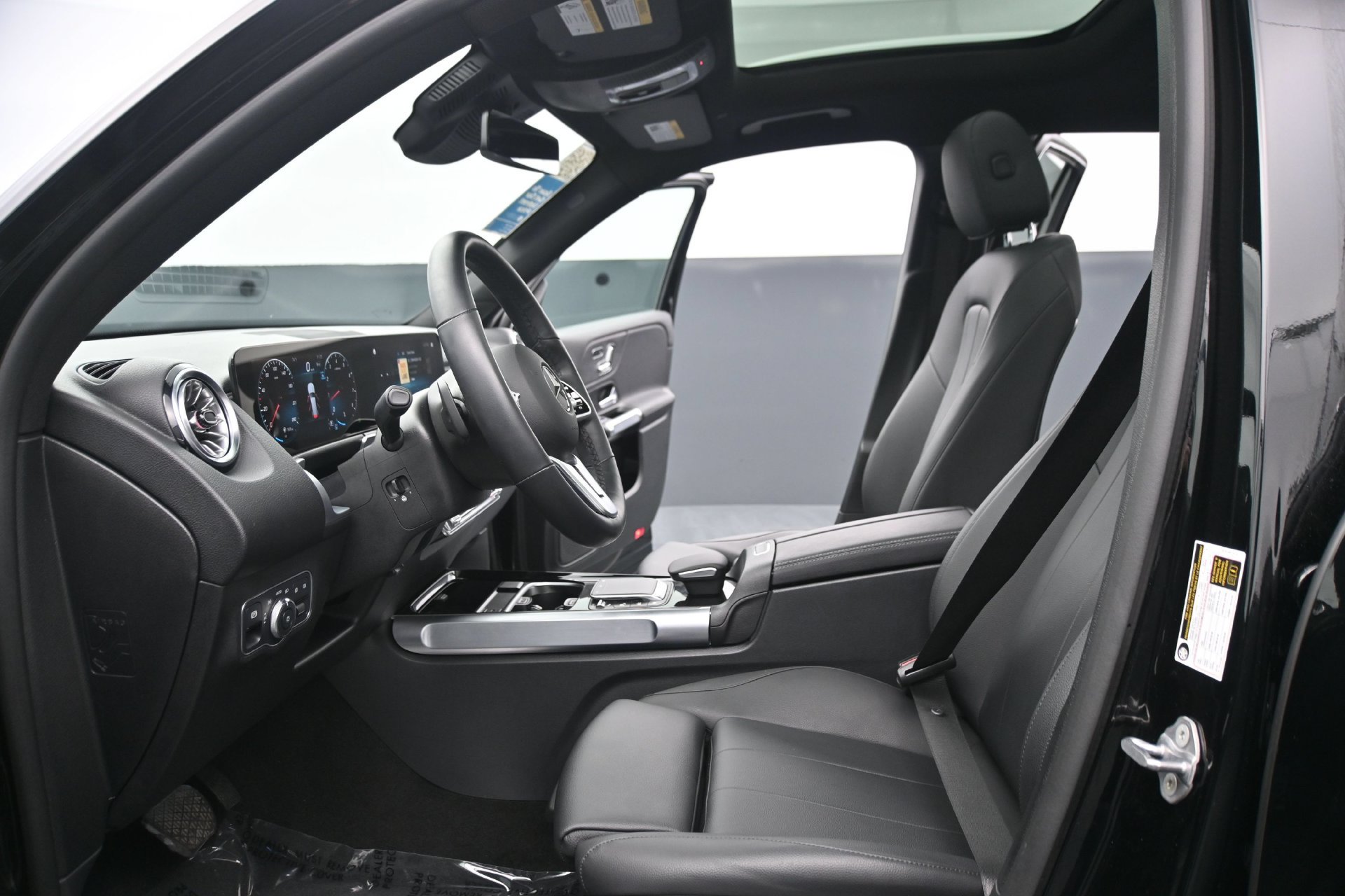 Used 2023 Mercedes-Benz GLB 250 4MATIC image 21