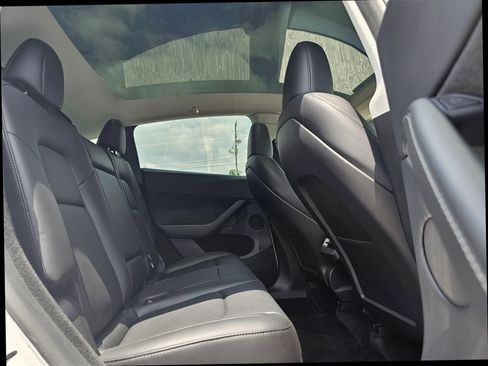 Used 2023 Tesla Model Y Long Range AWD/4WD image 20