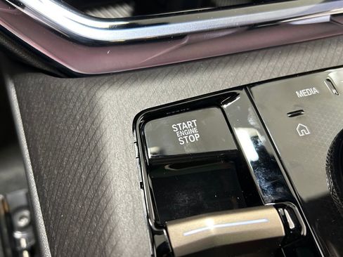 Used 2025 BMW X3 xDrive30i w/ Convenience Package image 21