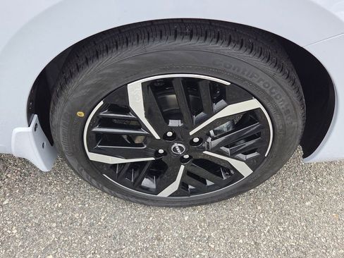 New 2025 Nissan Versa SR image 14