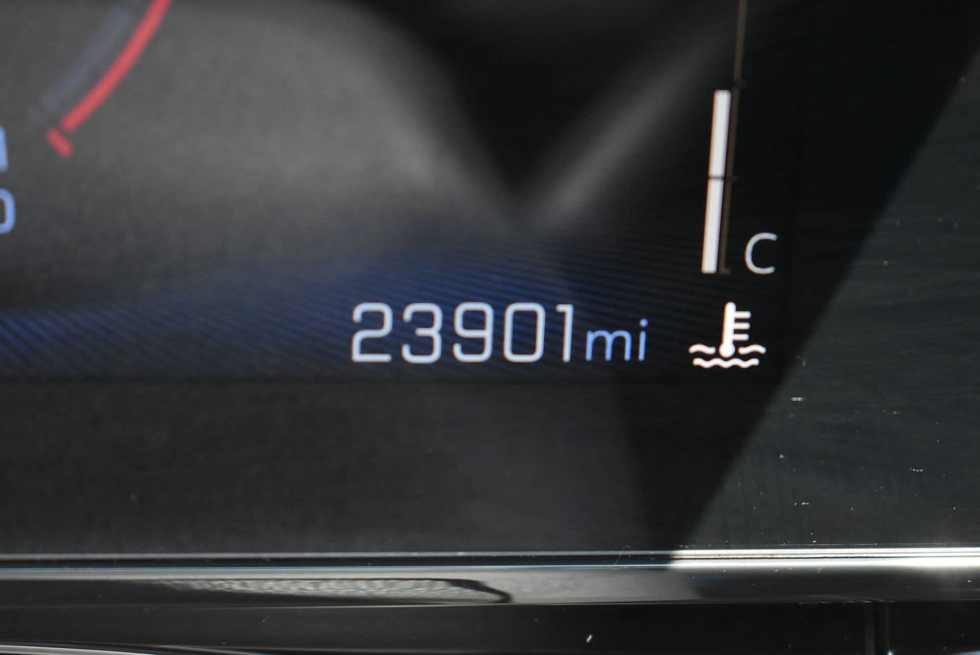 Used 2024 Chevrolet Trax RS w/ Driver Confidence Package FWD image 31