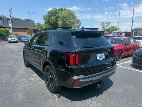 Used 2025 Kia Sorento SX AWD/4WD image 3