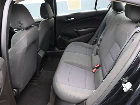 Used 2018 Chevrolet Cruze LS FWD image 10