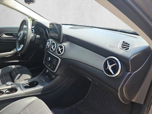 Used 2017 Mercedes-Benz GLA 250 image 20