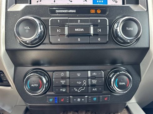 Used 2019 Ford F250 Lariat w/ Lariat Ultimate Package AWD/4WD image 38