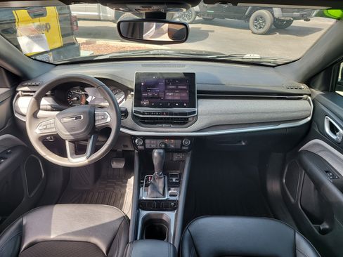 Used 2023 Jeep Compass Latitude AWD/4WD image 14