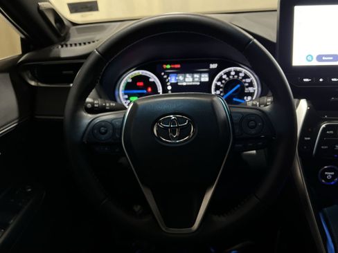 Used 2024 Toyota Venza XLE AWD/4WD image 29