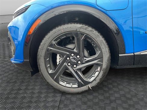 New 2026 Chevrolet Equinox EV RS image 14