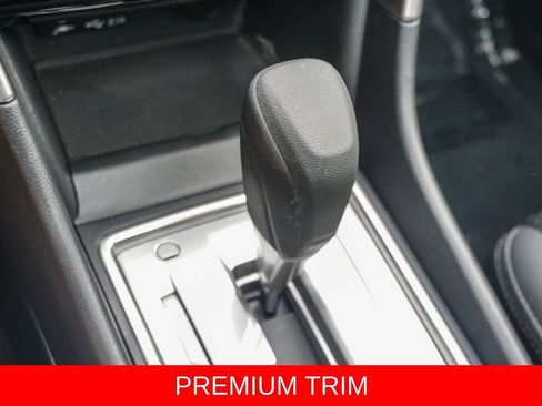Used 2023 Subaru Forester Premium AWD/4WD image 22