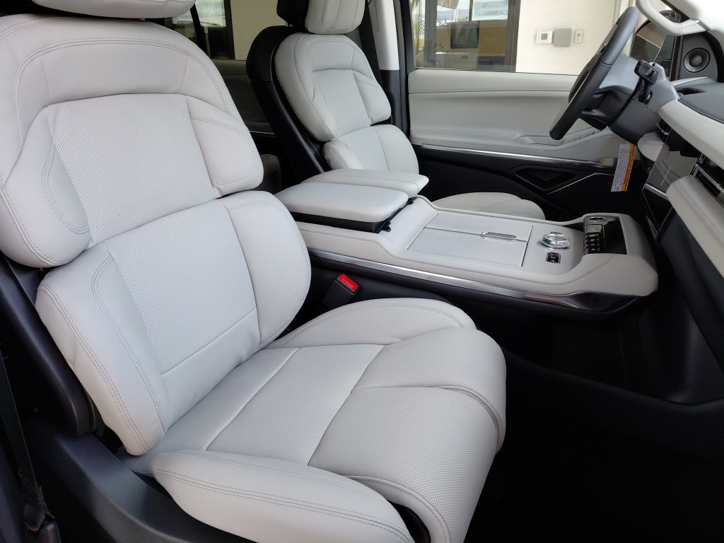 New 2026 Lincoln Navigator Premiere AWD/4WD image 31