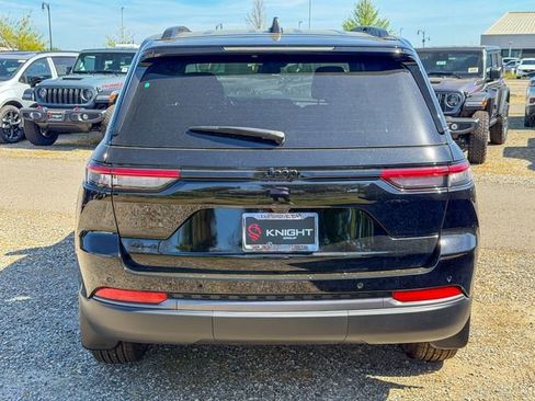 New 2026 Jeep Grand Cherokee 4WD image 7