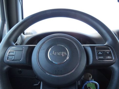 Used 2016 Jeep Wrangler Sport AWD/4WD image 13