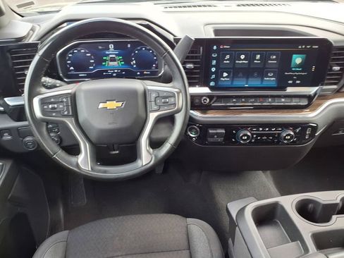Used 2025 Chevrolet Silverado 1500 LT RWD image 13