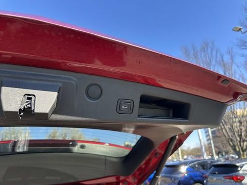 Used 2023 Chevrolet Equinox RS w/ RS Leather Package image 13