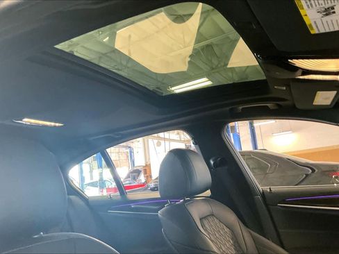 Used 2023 BMW 530i w/ Convenience Package RWD image 13