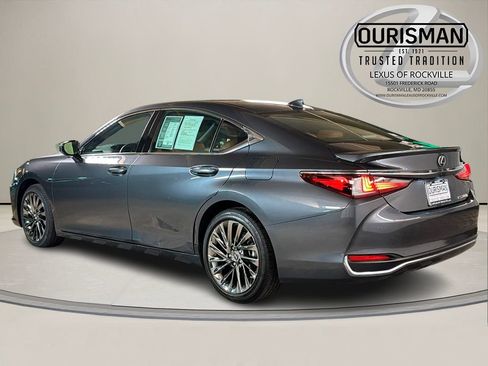 Used 2025 Lexus ES 300h w/ Technology Package image 7