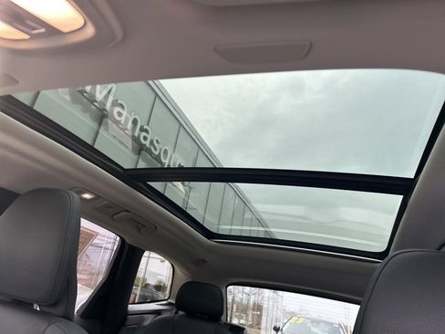 Certified 2025 Volvo XC60 B5 Plus image 27