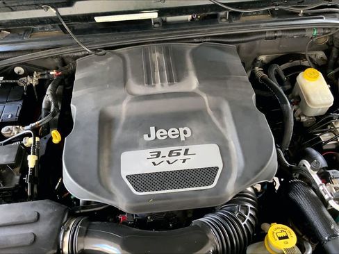Used 2012 Jeep Wrangler Sport AWD/4WD image 29