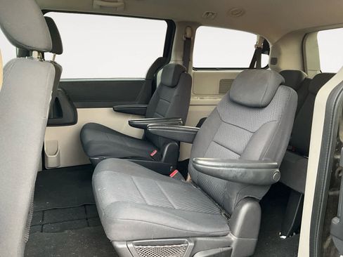 Used 2010 Dodge Grand Caravan SE w/ Popular Equipment Group image 14