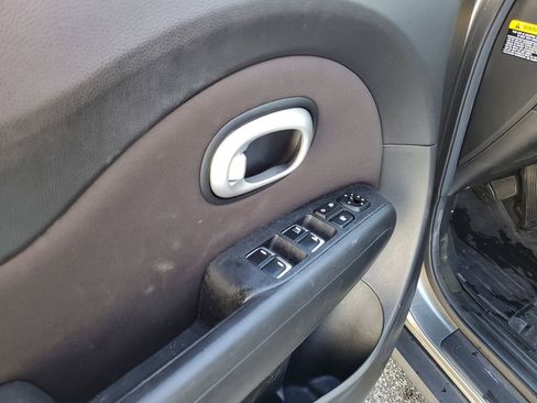 Used 2017 Kia Soul Base image 19