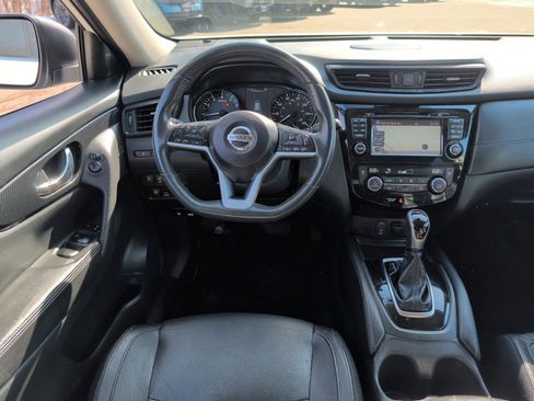 Used 2017 Nissan Rogue SL w/ SL Premium Package image 10