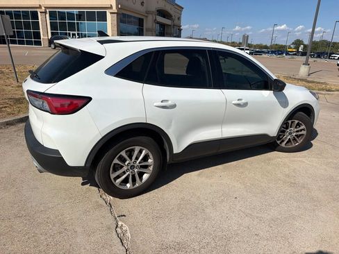 Used 2022 Ford Escape SE w/ Convenience Package FWD image 11