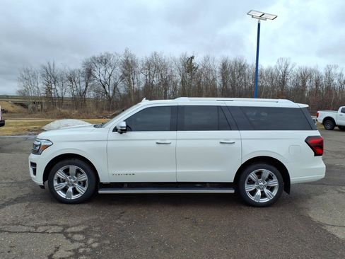 Used 2023 Ford Expedition Max Platinum image 2