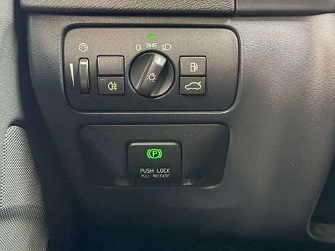 Used 2012 Volvo S60 T6 R-Design image 32