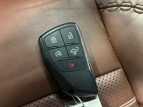 Used 2025 GMC Sierra 2500 Denali Ultimate AWD/4WD image 47