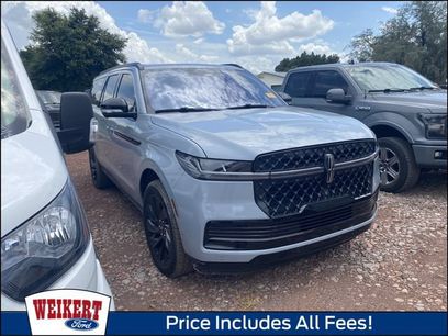 Used 2025 Lincoln Navigator L Reserve w/ Jet Appearance Package