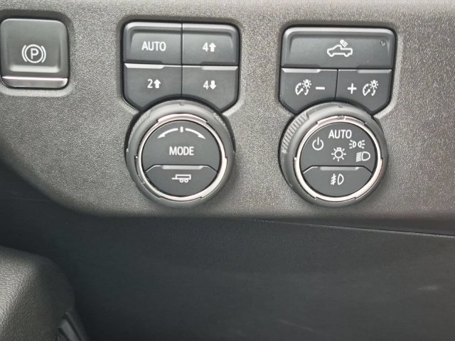 Certified 2024 Chevrolet Silverado 1500 RST AWD/4WD image 18