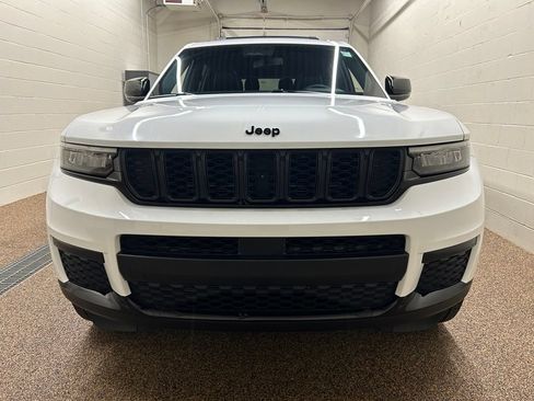 Used 2023 Jeep Grand Cherokee L Laredo AWD/4WD image 6