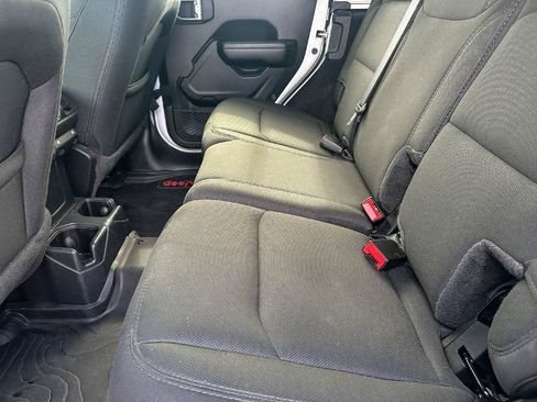 Used 2021 Jeep Wrangler Unlimited Sport AWD/4WD image 17