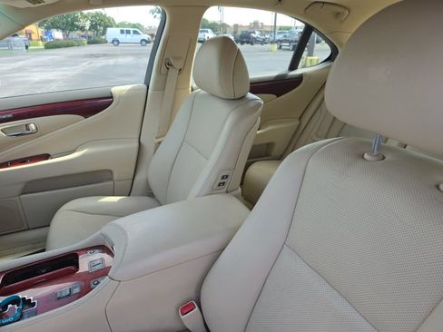 Used 2012 Lexus LS 460 w/ Comfort Pkg RWD image 26
