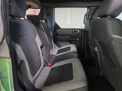 Used 2022 Ford Bronco Big Bend w/ Sasquatch Package image 16