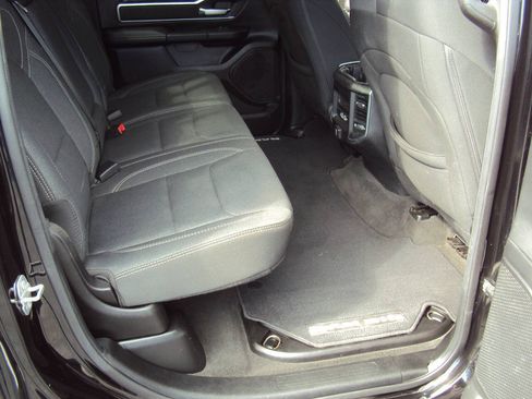 Used 2019 RAM 1500 Big Horn AWD/4WD image 14
