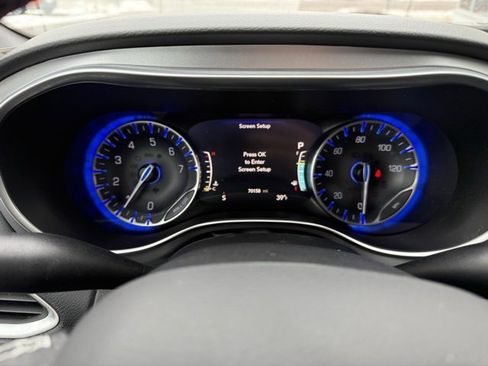 Used 2019 Chrysler Pacifica Touring-L Plus w/ S Appearance Package image 13