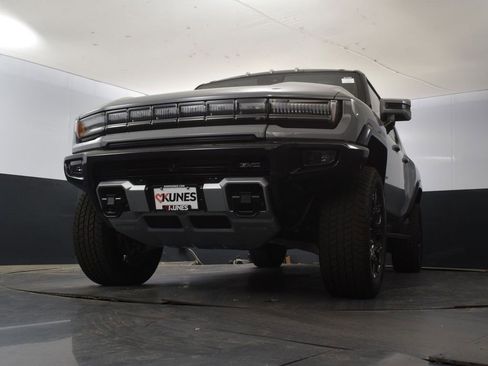 New 2025 GMC Hummer EV 2X image 52