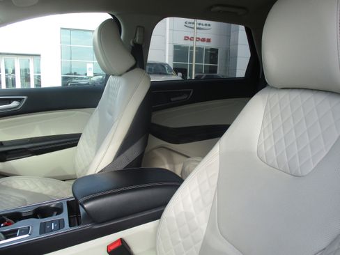 Used 2024 Ford Edge Titanium w/ Equipment Group 301A image 15