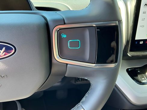 New 2025 Ford Expedition Active image 34