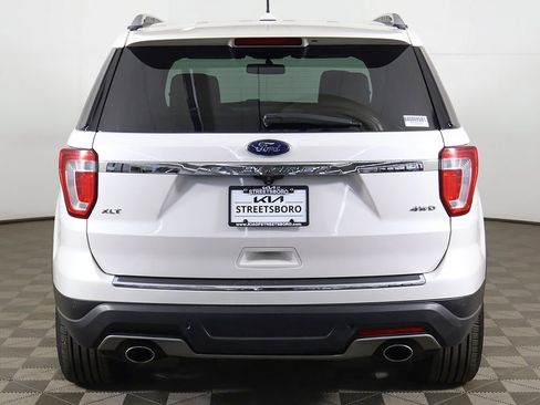 Used 2018 Ford Explorer XLT w/ Equipment Group 202A AWD/4WD image 13