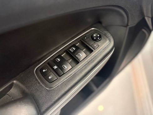 Used 2018 Chrysler 300 S w/ Safetytec Plus Group AWD/4WD image 26